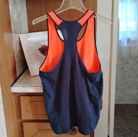 Lululemon Pump It Up TankLight Flare / Inkwell, Size 4 - Picture 9 of 16